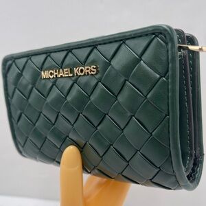 MICHAEL KORS Jet Set Medium Woven  Bifold  Zip CN Wallet
Moss
NWT